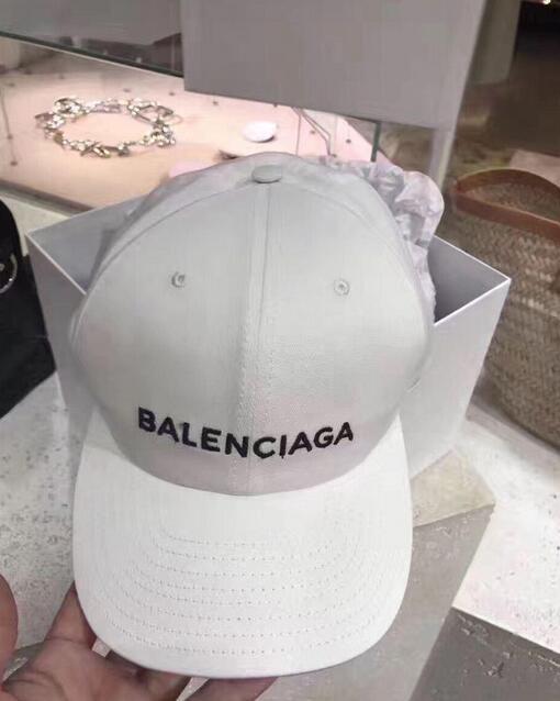 バレンシアガ キャップ コピー ホワイト 大人気 新作☆17SS BALENCIAGA ロゴキャップ  7090102